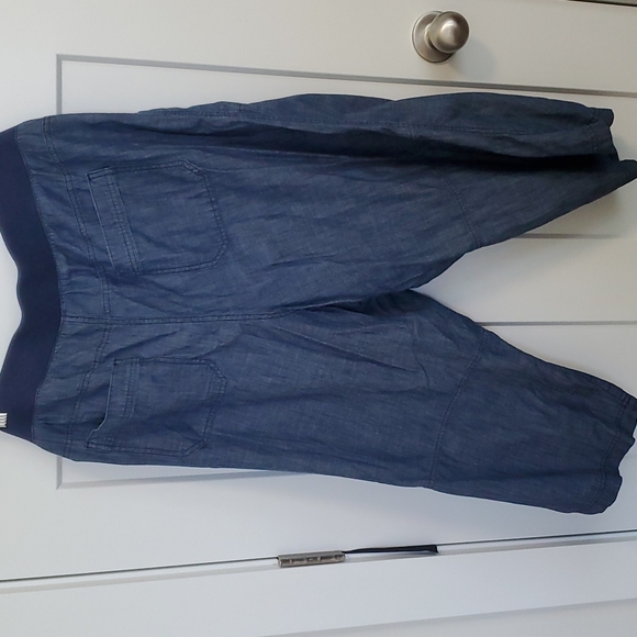 Capris - Picture 4 of 4